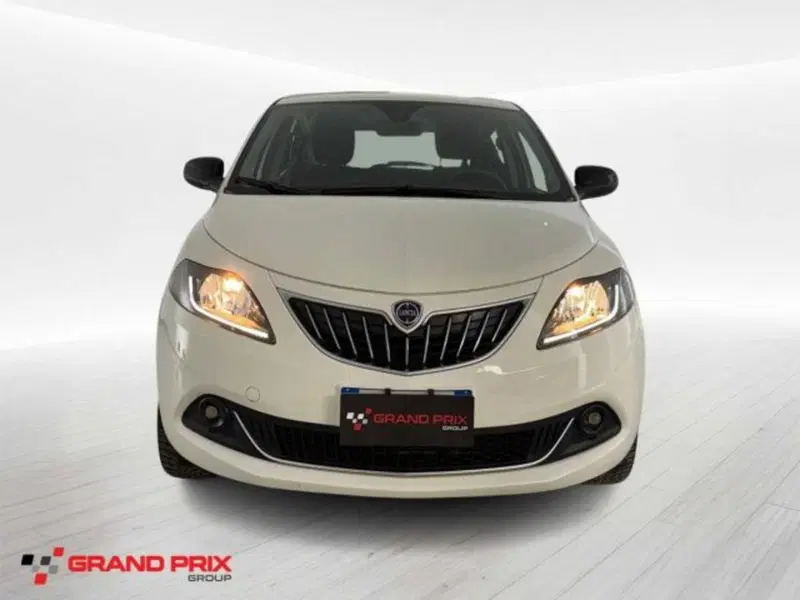 Lancia Ypsilon usata a Bologna (3)