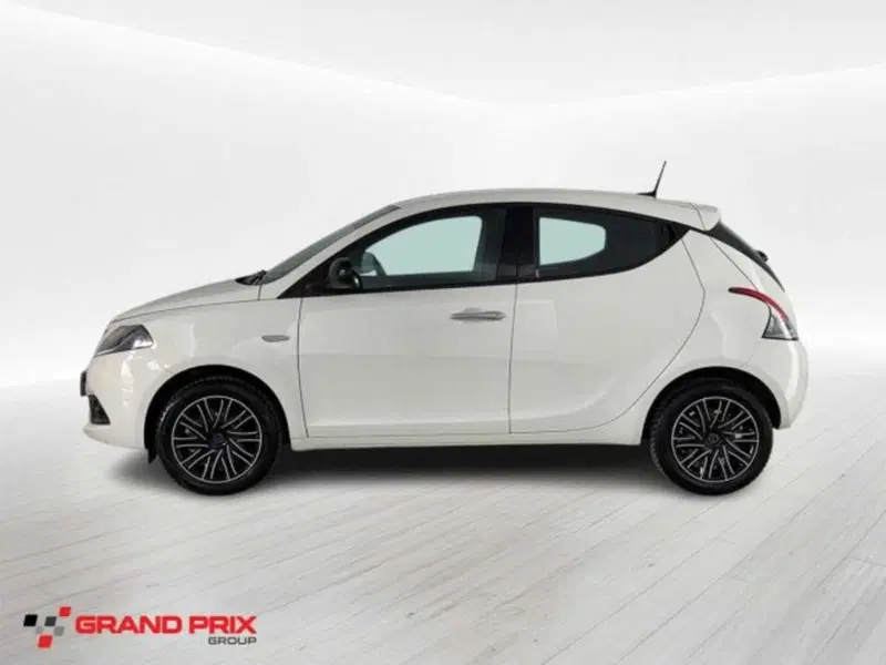 Lancia Ypsilon usata a Bologna (4)