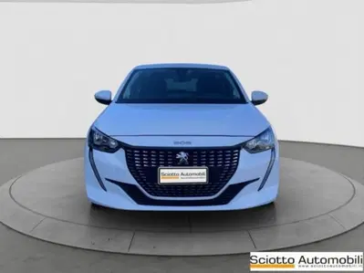 Peugeot 208 1.2 puretech Active s&amp;s 75cv del 2021 usata a Messina