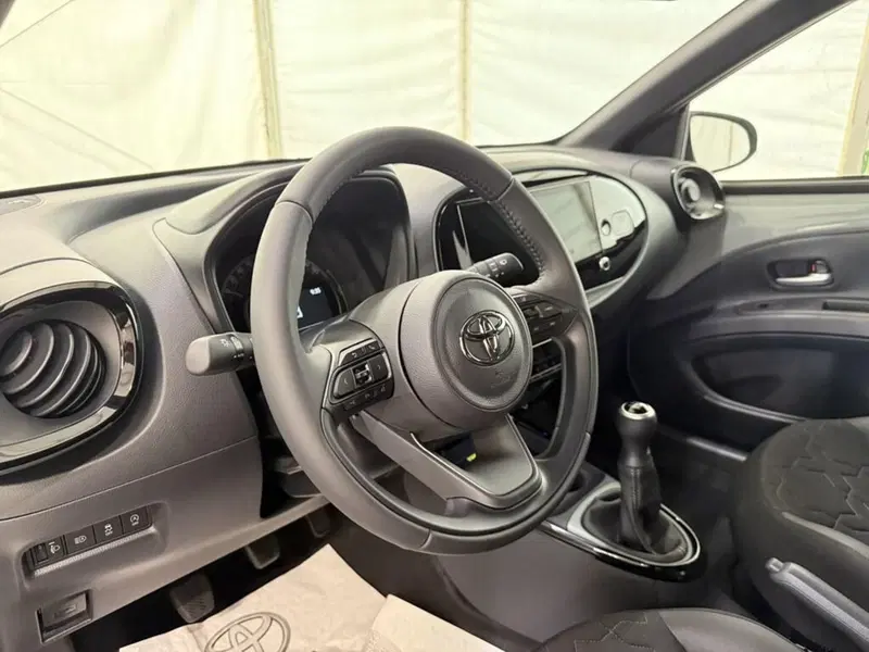 Toyota Aygo X usata a Monza e Brianza (11)
