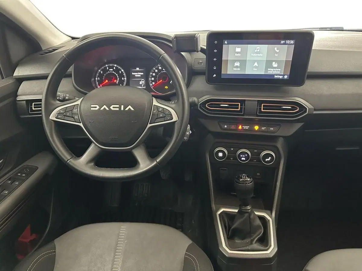 Dacia Jogger usata a Bolzano (10)