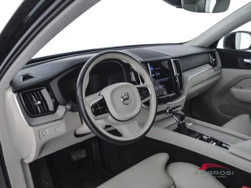 Volvo XC60 usata a Perugia (8)