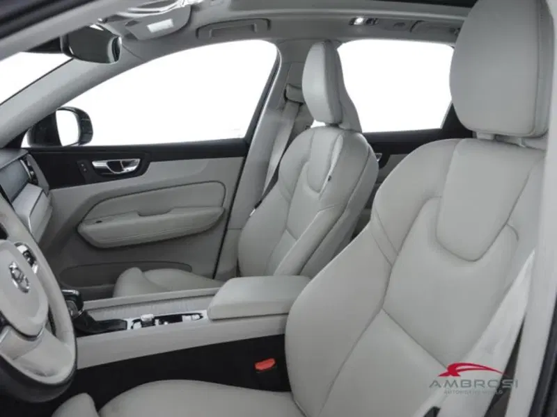 Volvo XC60 usata a Perugia (9)