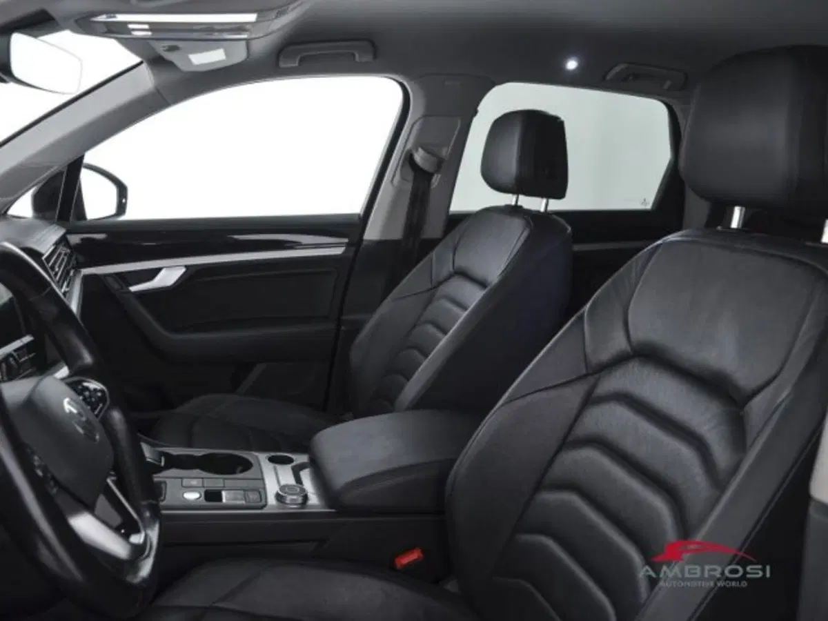Volkswagen Touareg usata a Perugia (9)