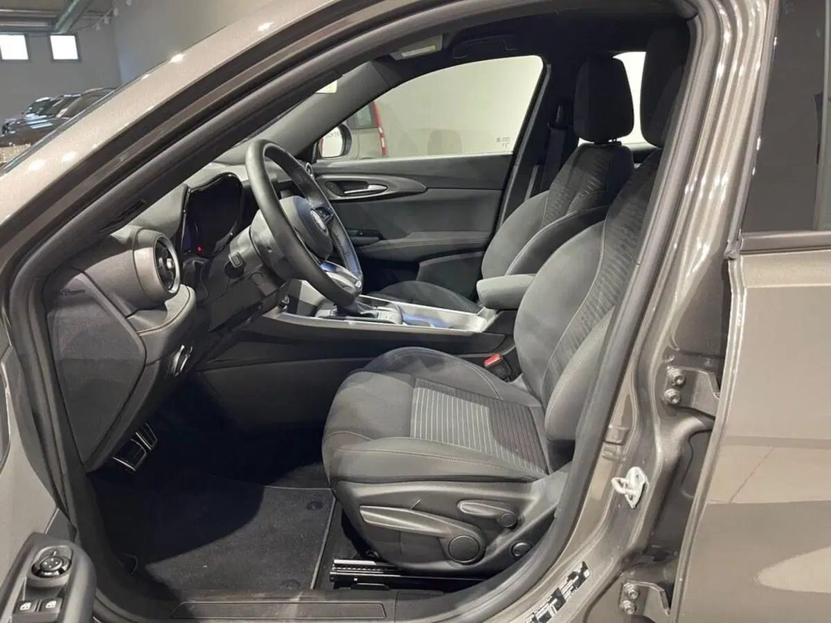 Alfa Romeo Tonale usata a Sondrio (9)