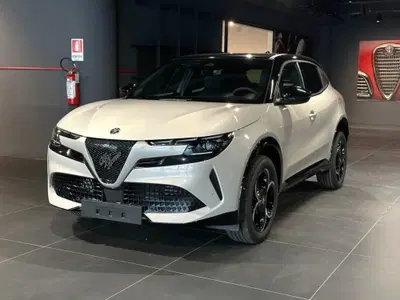 Alfa Romeo Junior 1.2 ibrida Q4 Sprint 145cv edct6 nuova a Montagna in Valtellina