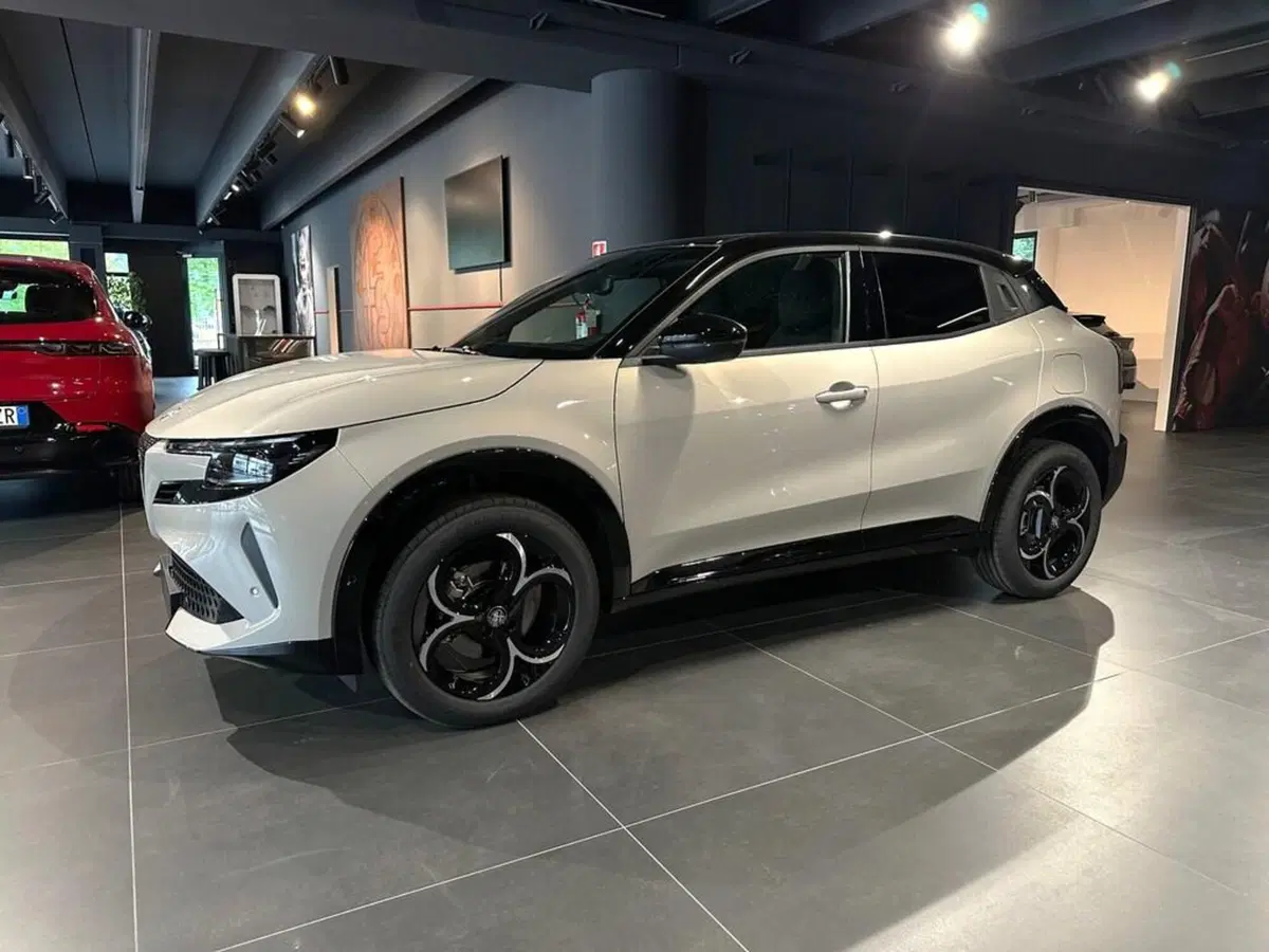 Alfa Romeo Junior nuova a Sondrio (2)