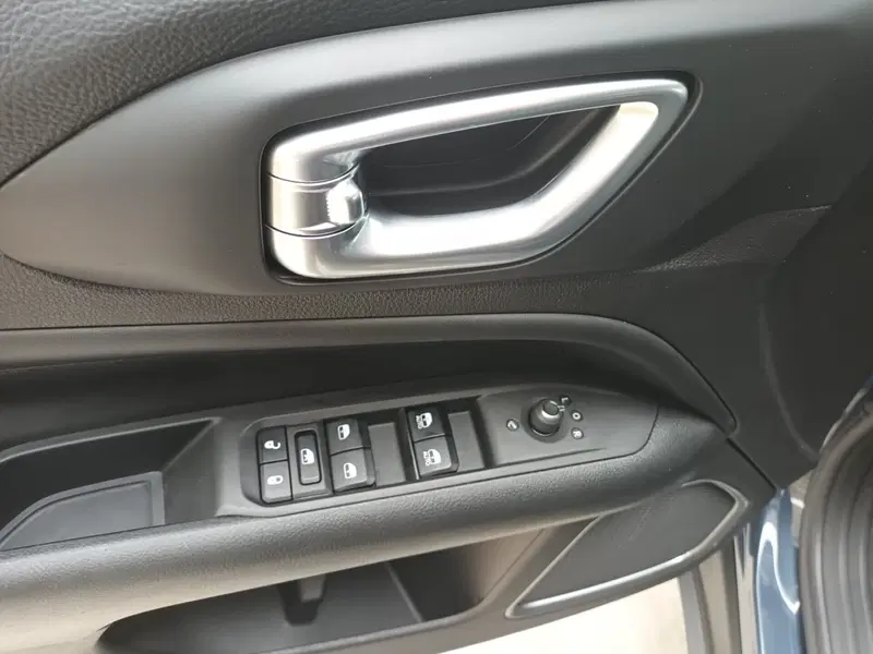Jeep Compass usata a Bari (11)