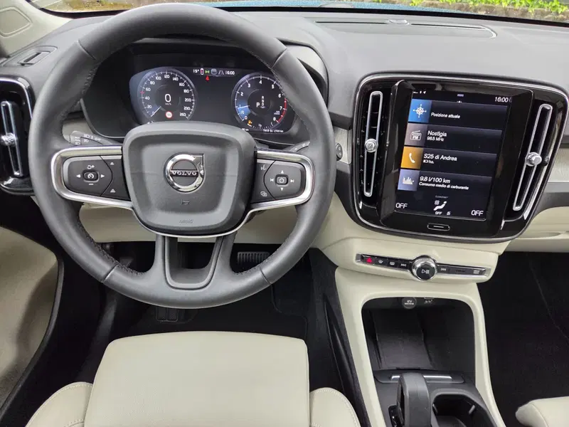 Volvo XC40 usata a Torino (8)