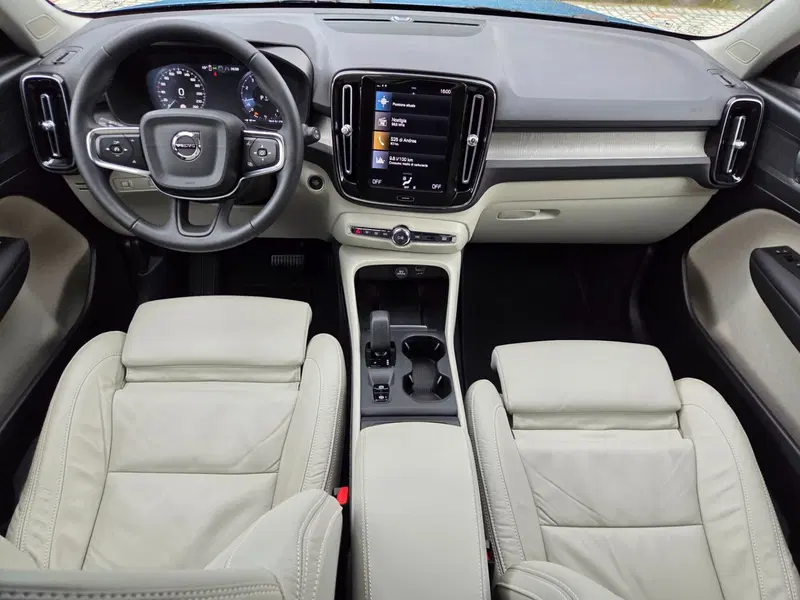 Volvo XC40 usata a Torino (9)