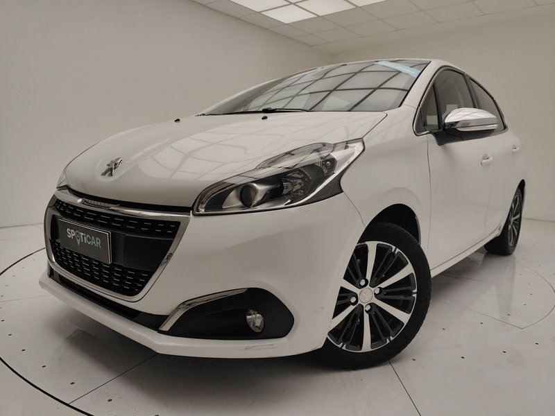 Peugeot 208 usata a Como