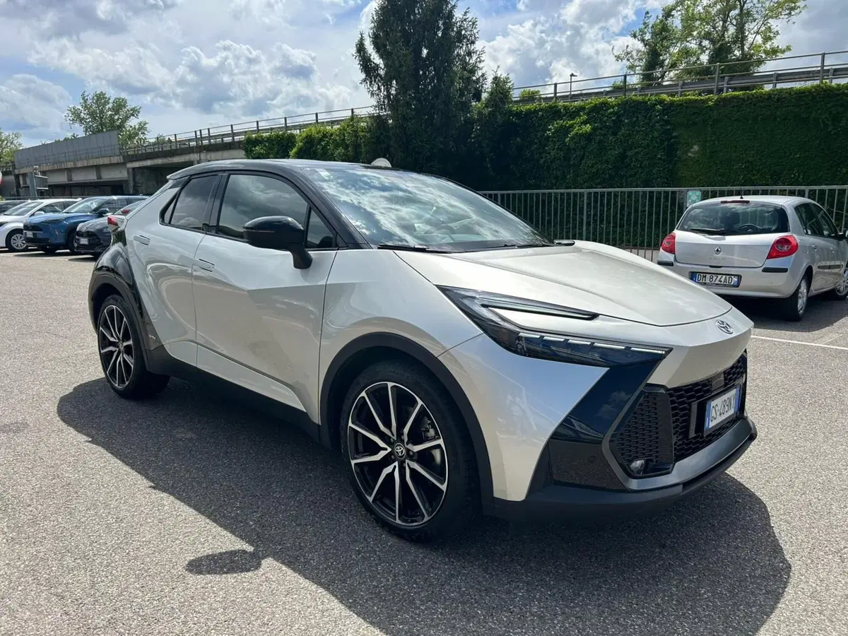 Toyota Toyota C-HR usata a Piacenza (10)