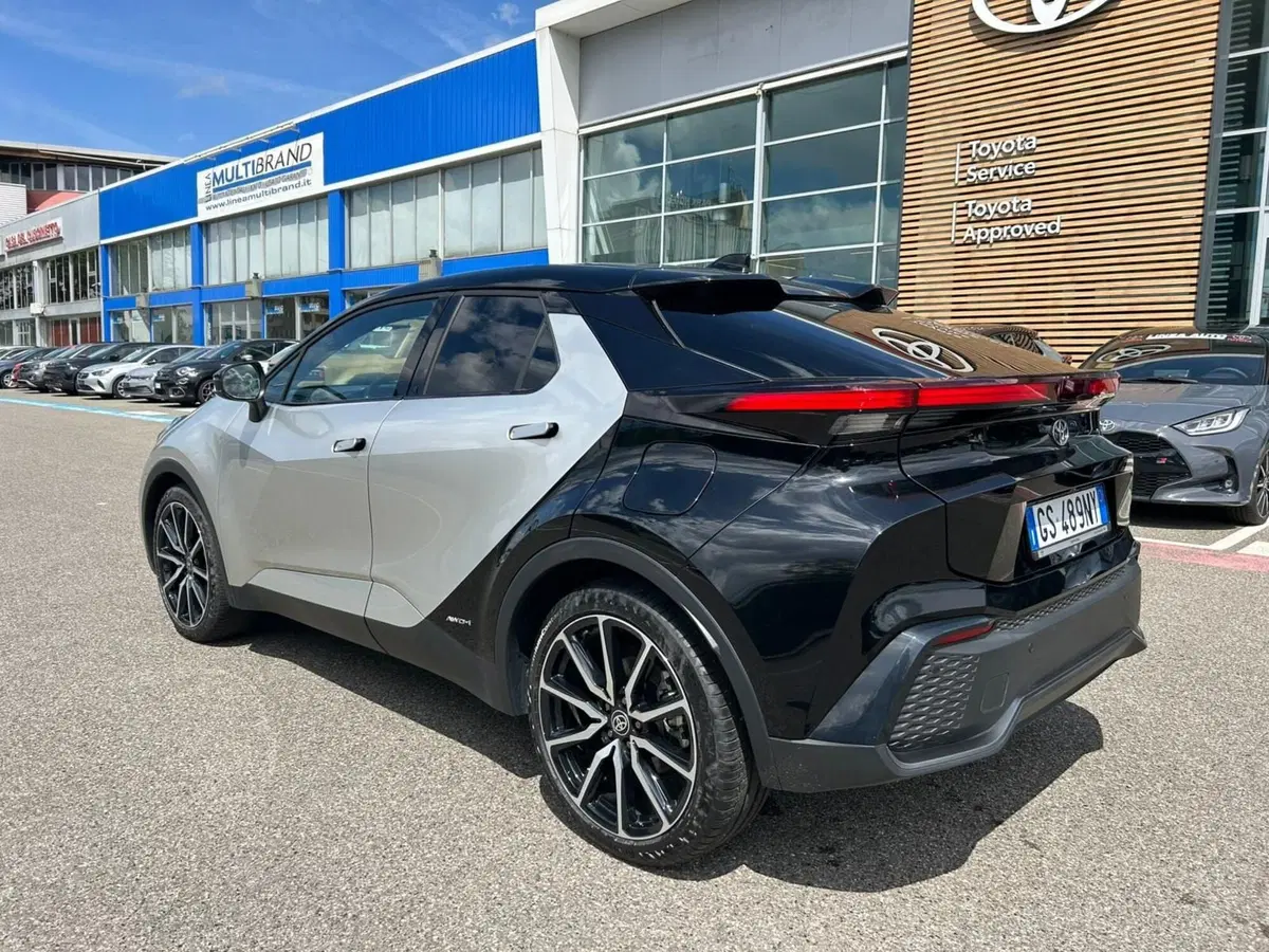Toyota Toyota C-HR usata a Piacenza (5)