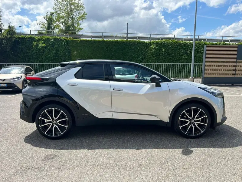 Toyota Toyota C-HR usata a Piacenza (9)