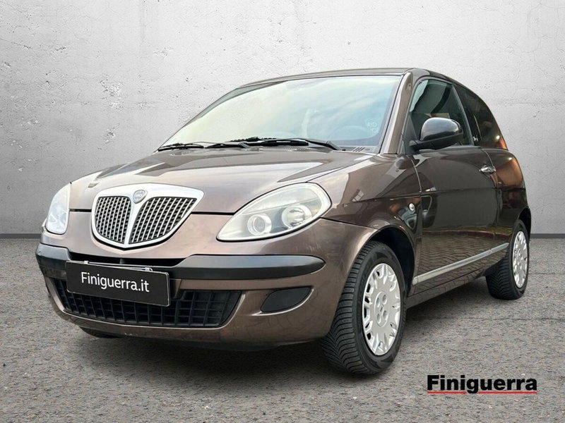 Lancia Ypsilon usata a Sondrio