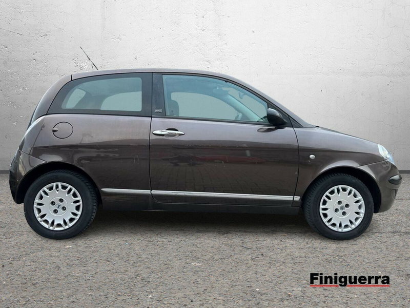 Lancia Ypsilon usata a Sondrio (5)