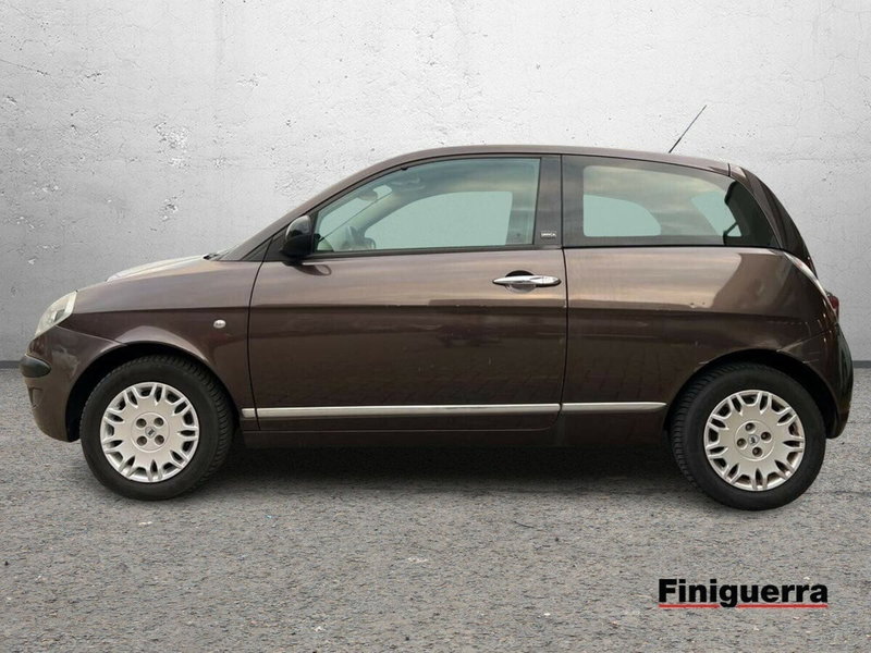 Lancia Ypsilon usata a Sondrio (6)