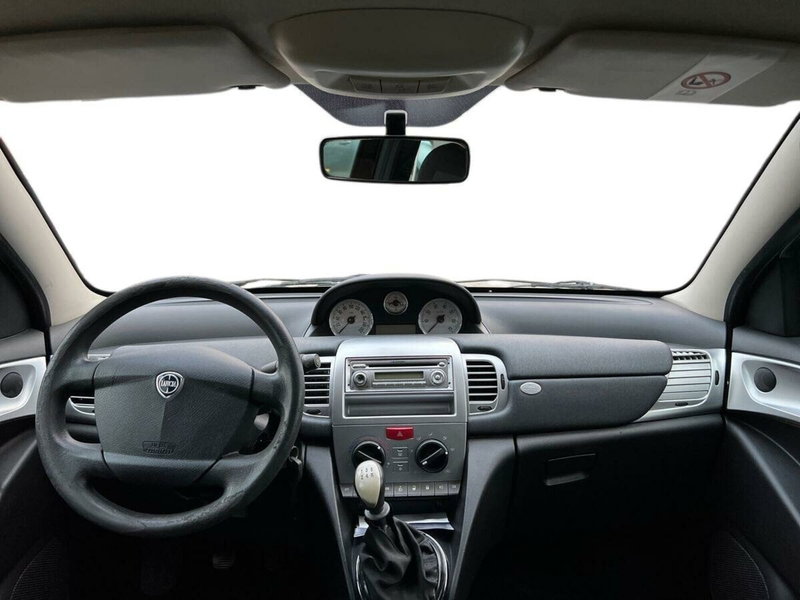Lancia Ypsilon usata a Sondrio (8)