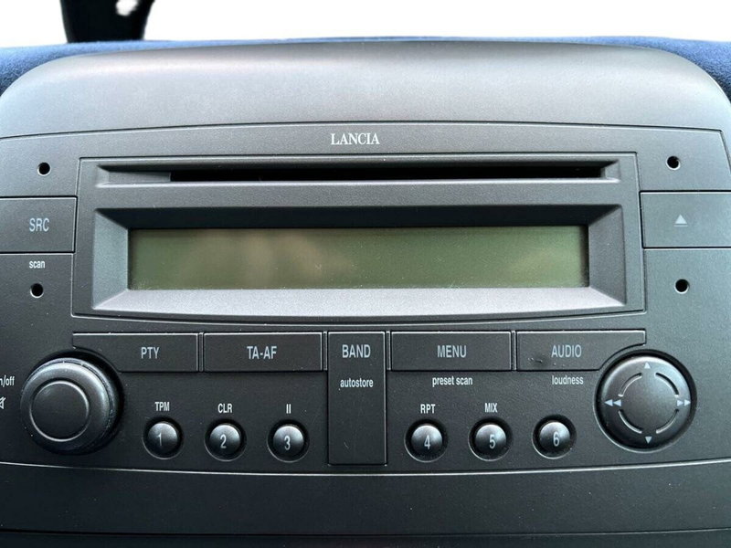 Lancia Ypsilon usata a Sondrio (12)
