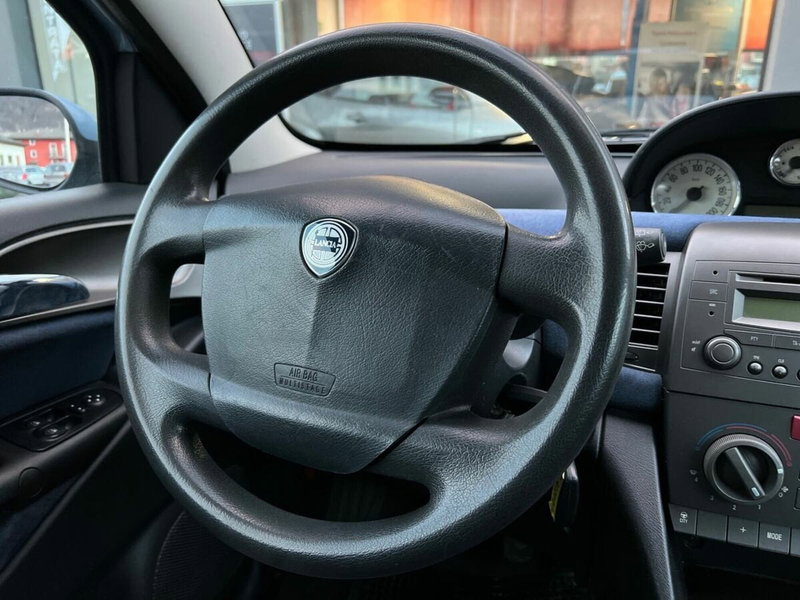 Lancia Ypsilon usata a Sondrio (14)