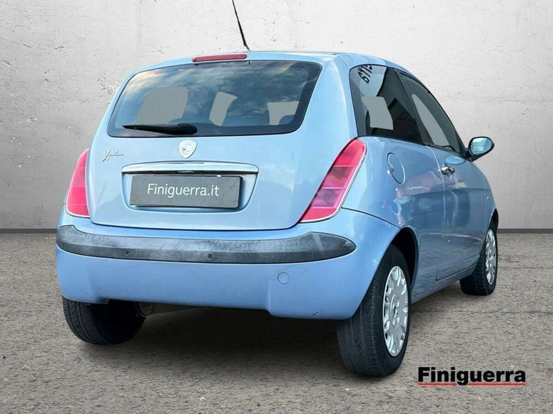 Lancia Ypsilon usata a Sondrio (4)