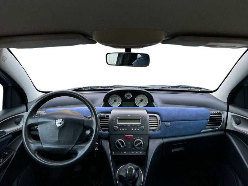 Lancia Ypsilon usata a Sondrio (7)