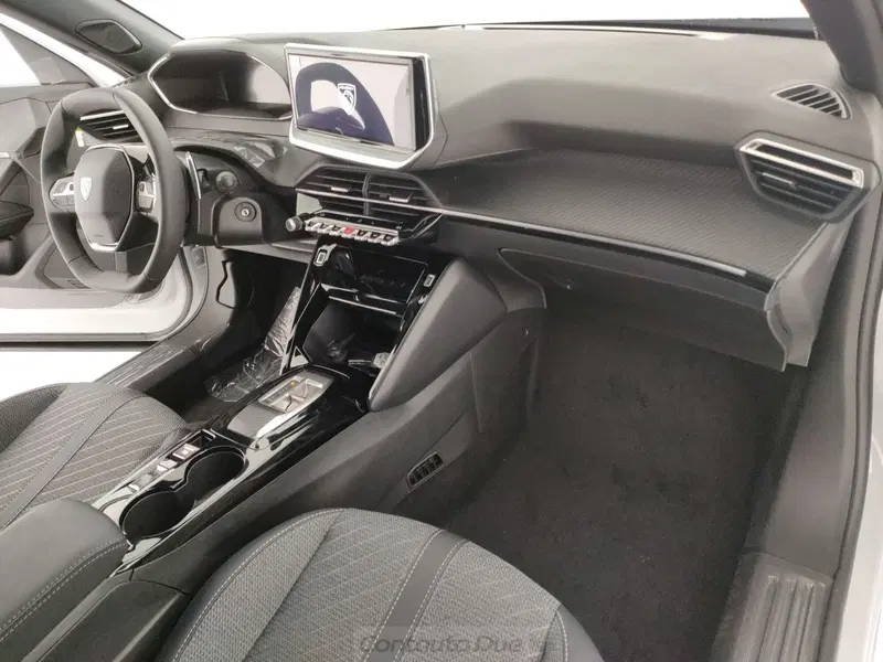 Peugeot 2008 nuova a Caserta (16)