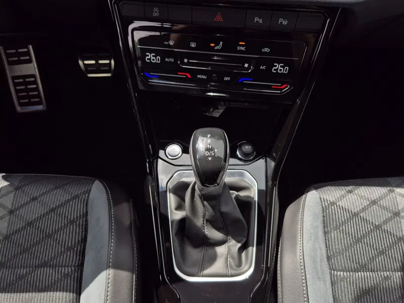 Volkswagen T-Roc usata  (10)