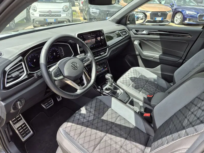 Volkswagen T-Roc usata  (6)