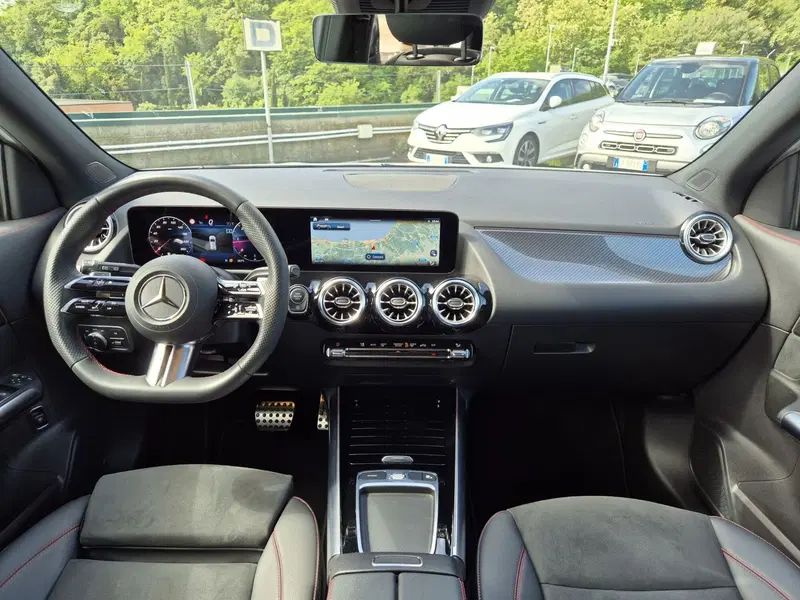 Mercedes-Benz GLA SUV usata  (8)