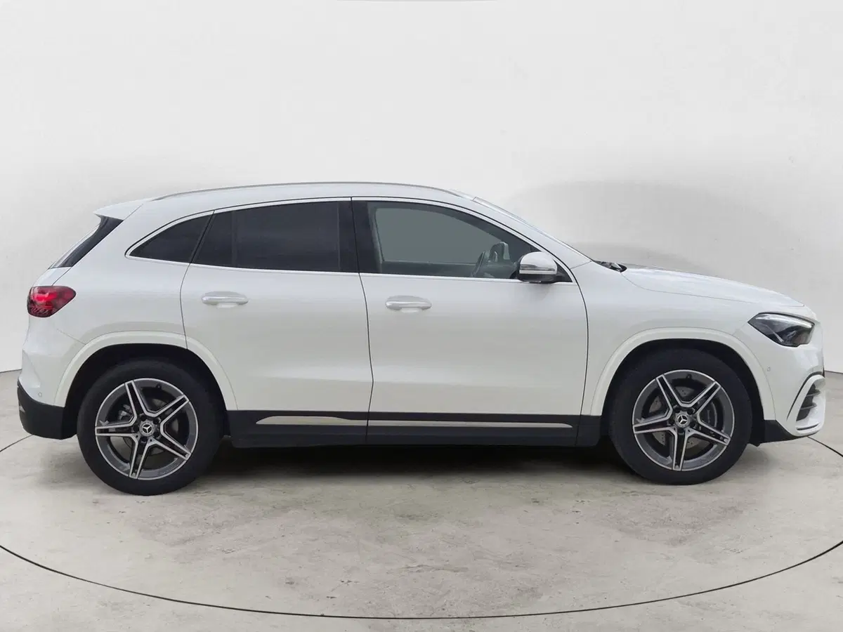 Mercedes-Benz GLA SUV usata  (5)