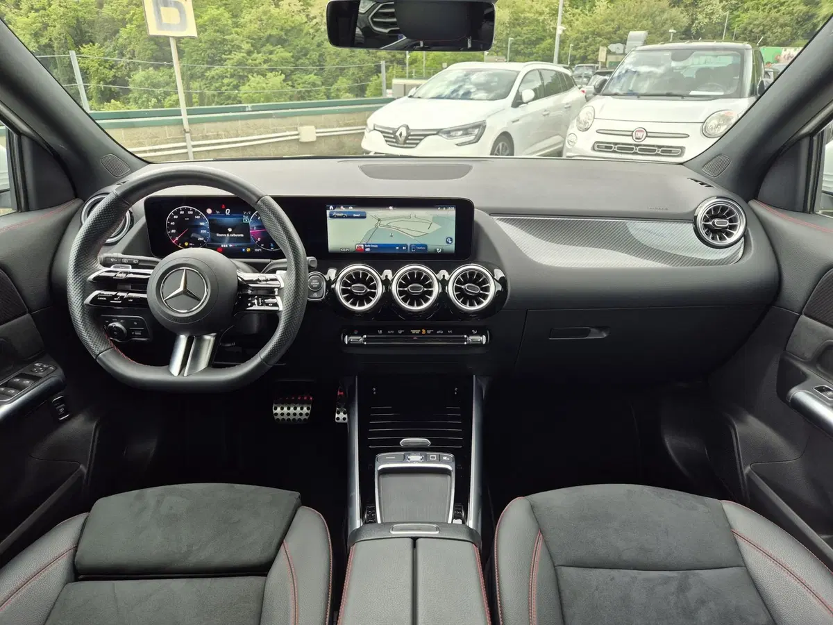 Mercedes-Benz GLA SUV usata  (8)