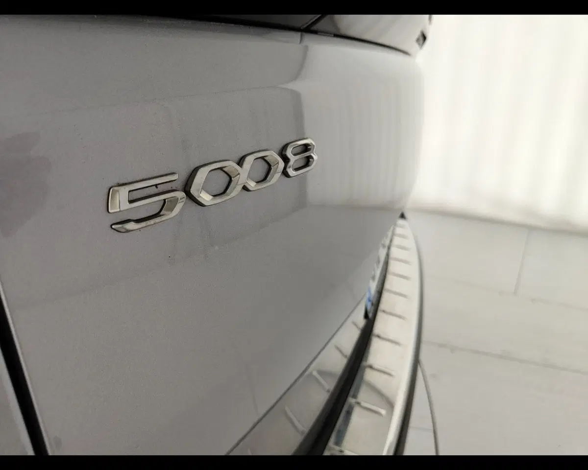 Peugeot 5008 usata a Caserta (10)
