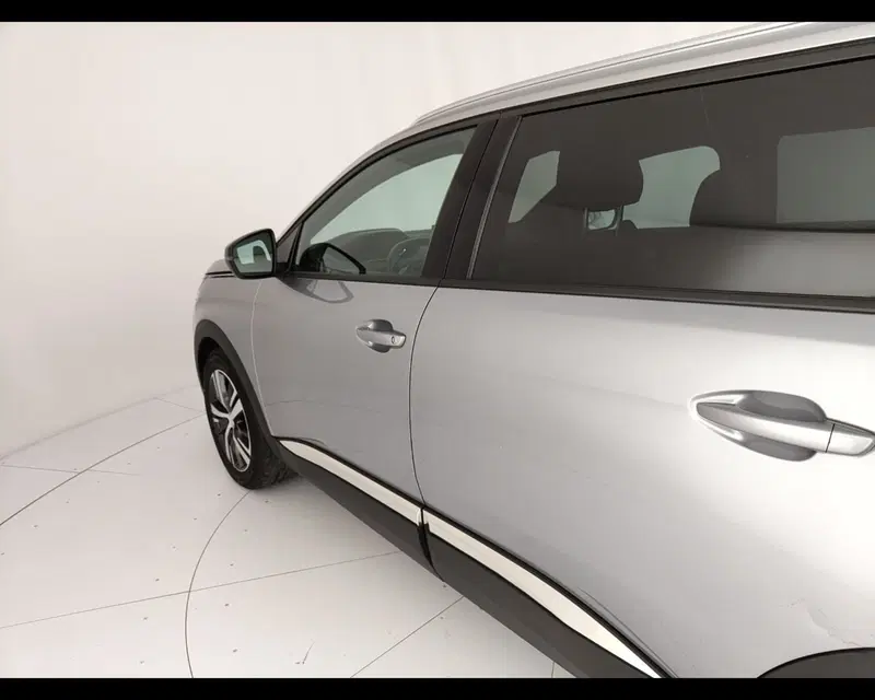 Peugeot 5008 usata a Caserta (13)