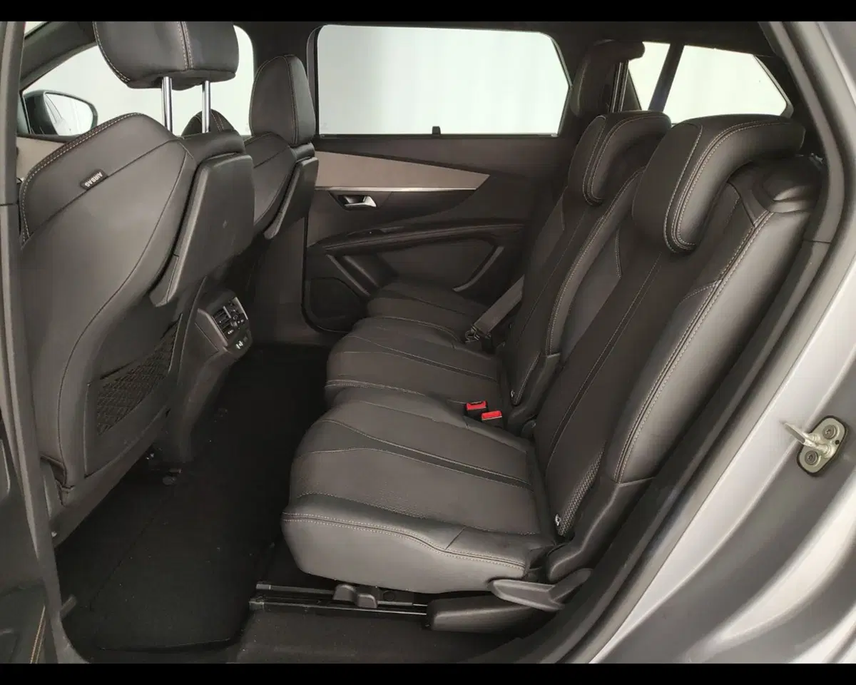 Peugeot 5008 usata a Caserta (19)