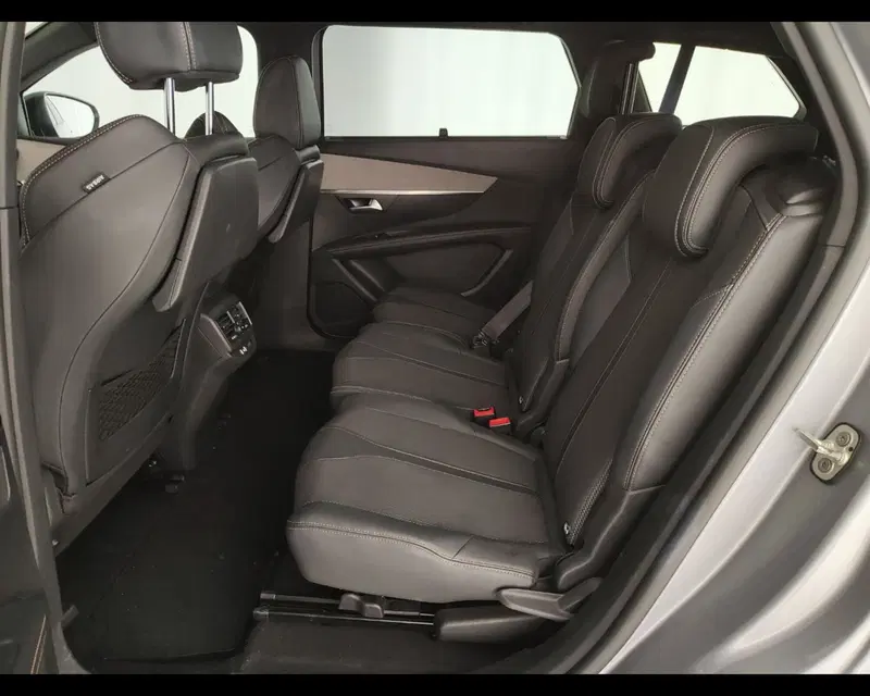 Peugeot 5008 usata a Caserta (19)