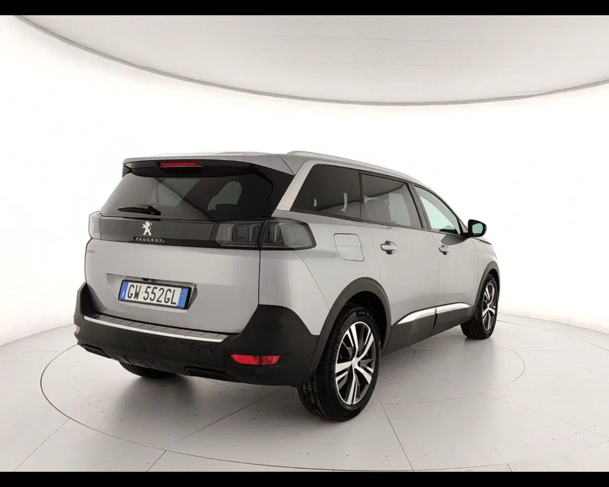 Peugeot 5008 usata a Caserta (7)