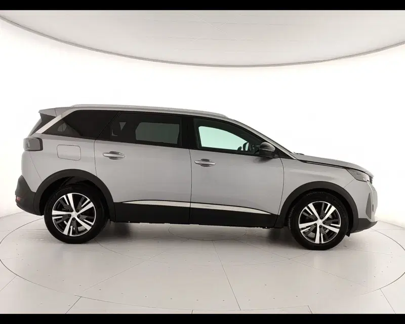 Peugeot 5008 usata a Caserta (8)