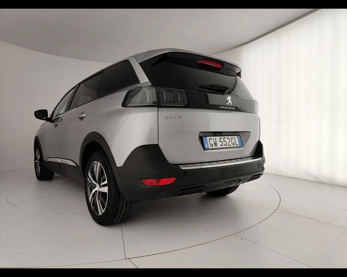 Peugeot 5008 usata a Caserta (9)