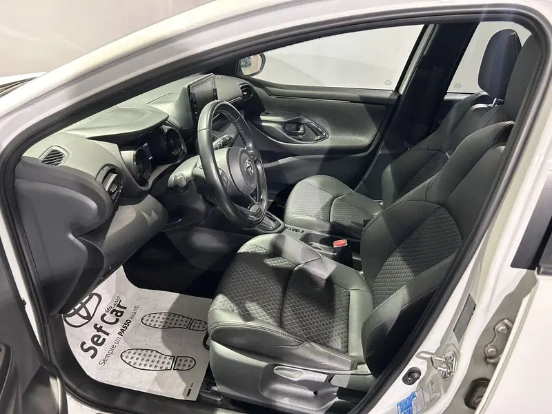 Toyota Yaris usata a Milano (10)