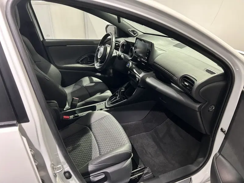 Toyota Yaris usata a Milano (11)