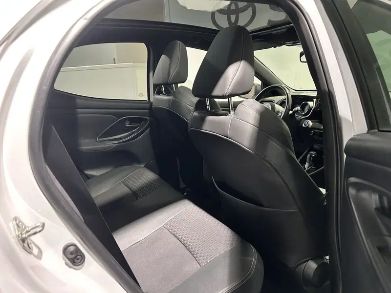 Toyota Yaris usata a Milano (12)