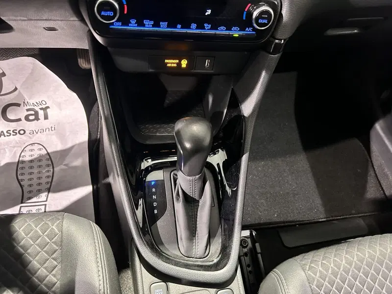 Toyota Yaris usata a Milano (16)