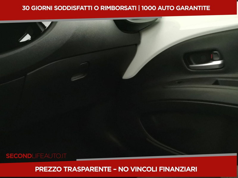 Toyota Aygo X nuova a Chieti (18)