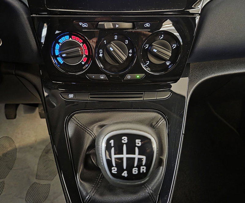 Lancia Ypsilon usata a Pavia (11)
