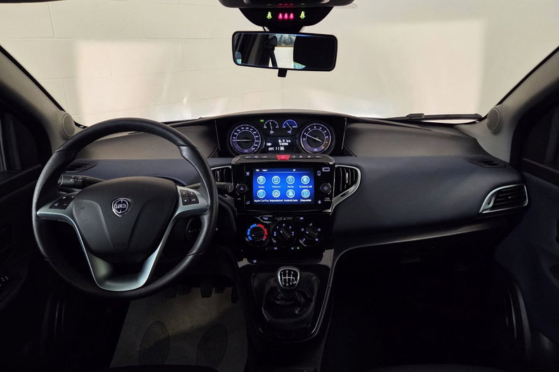 Lancia Ypsilon usata a Pavia (9)