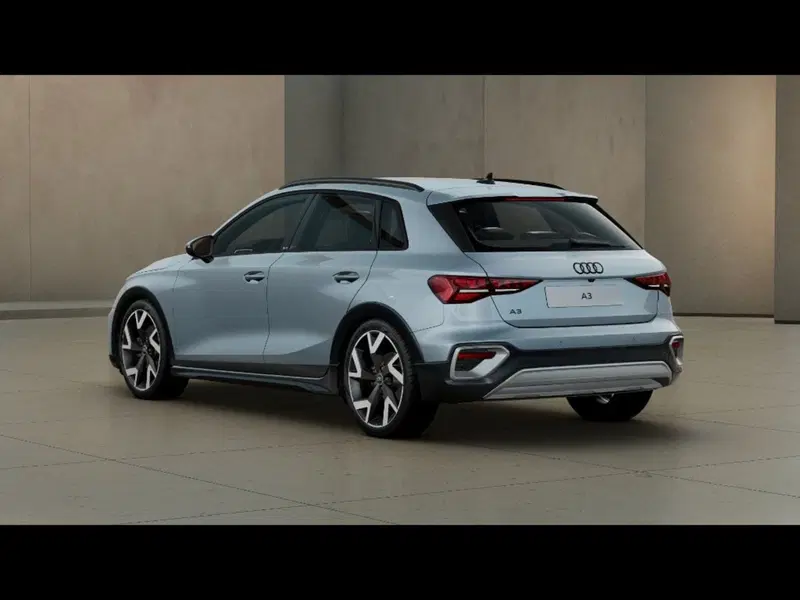 Audi A3 allstreet nuova a Livorno (3)