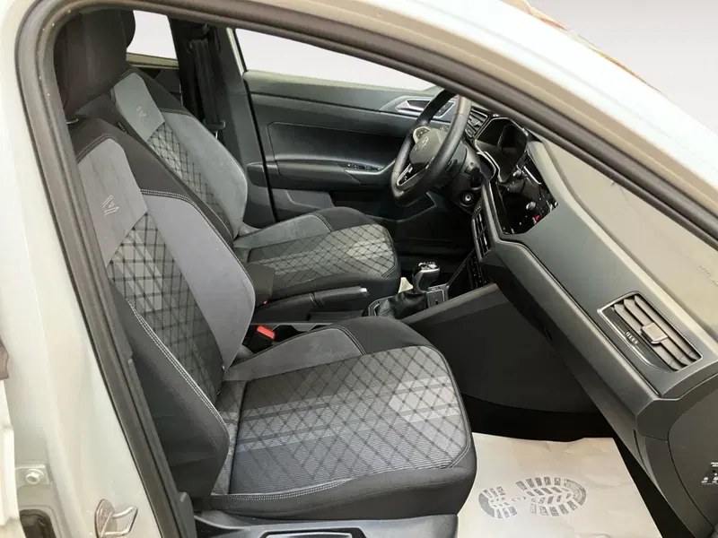 Volkswagen Taigo usata a Bologna (8)