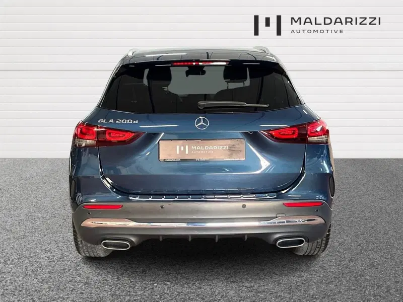 Mercedes-Benz GLA SUV usata a Bari (3)
