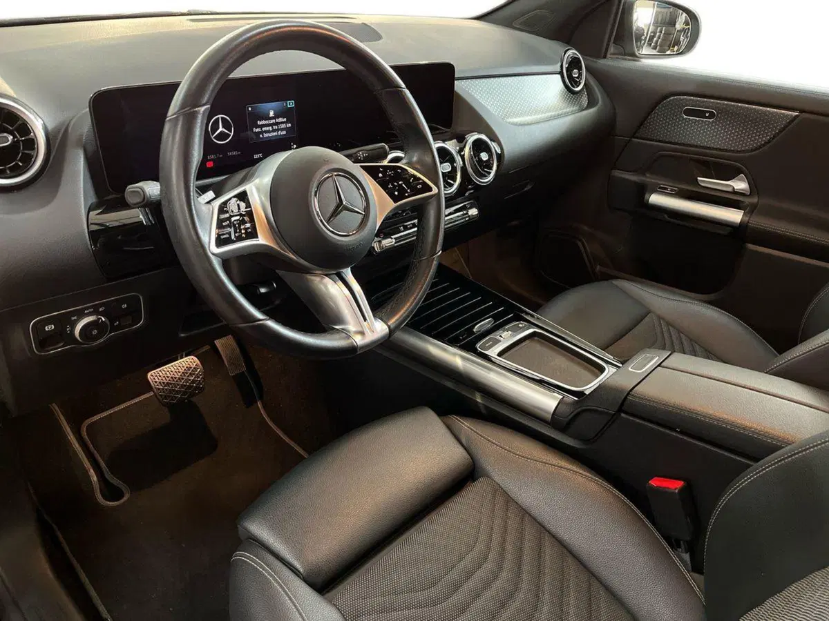Mercedes-Benz GLA SUV usata a Bari (10)